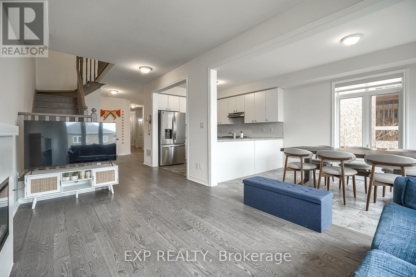 1020 MATTHEW MURRAY CRESCENT - 8