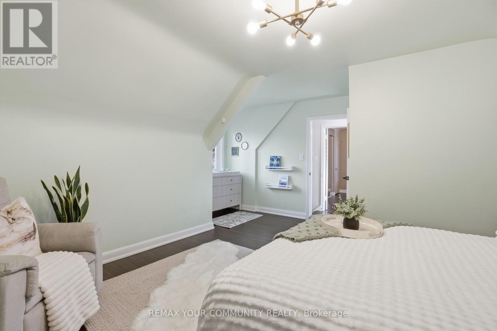 1445 ISLINGTON AVENUE - 23