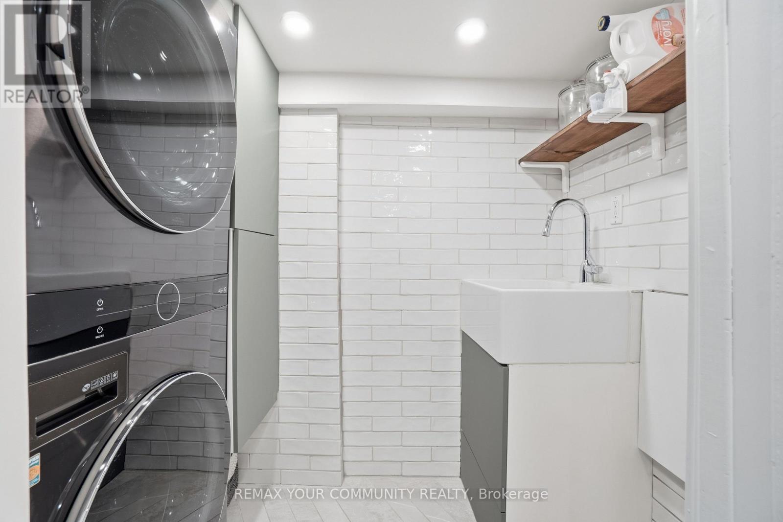 1445 ISLINGTON AVENUE - 29