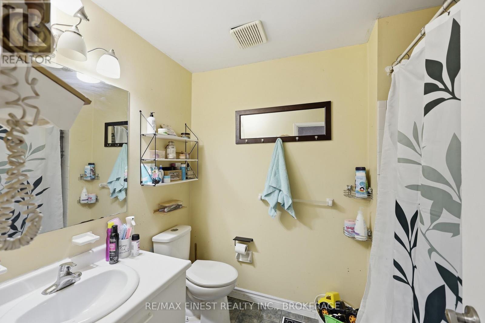 279 KINGSDALE AVENUE - 14
