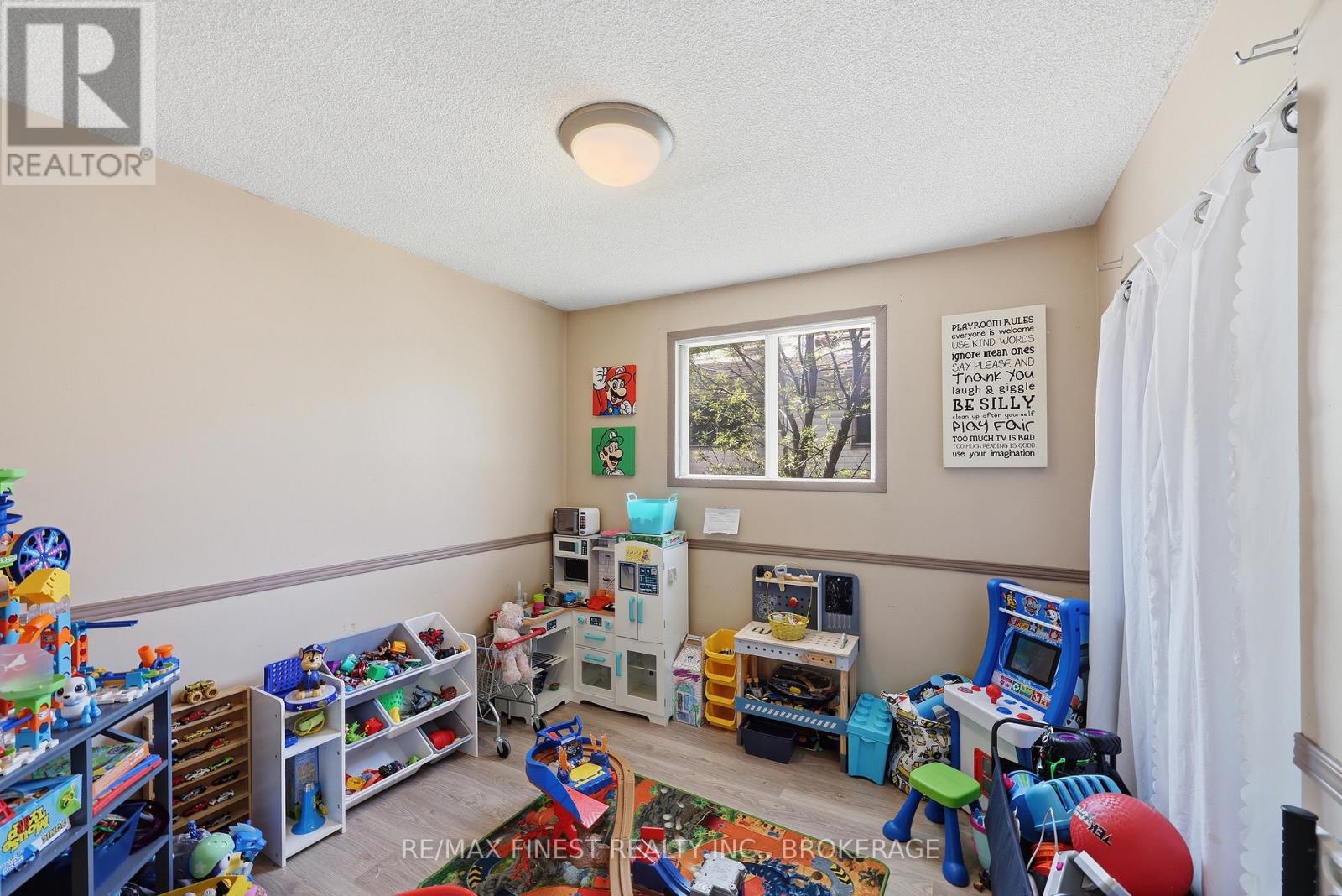 279 KINGSDALE AVENUE - 15