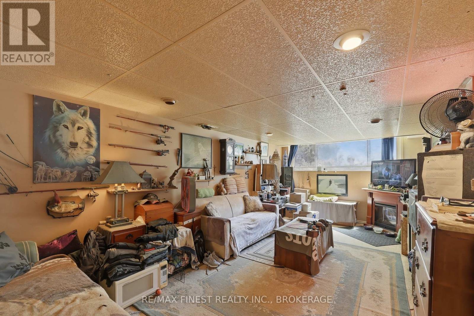 279 KINGSDALE AVENUE - 18