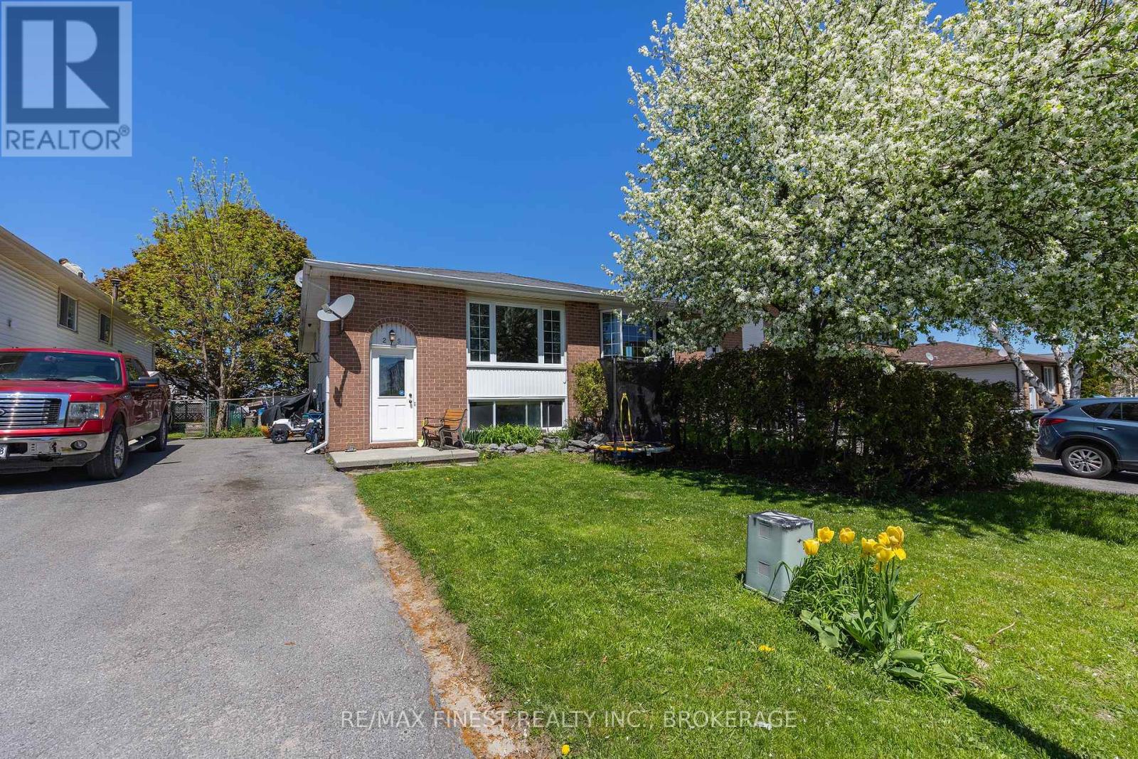 279 KINGSDALE AVENUE - Image 2