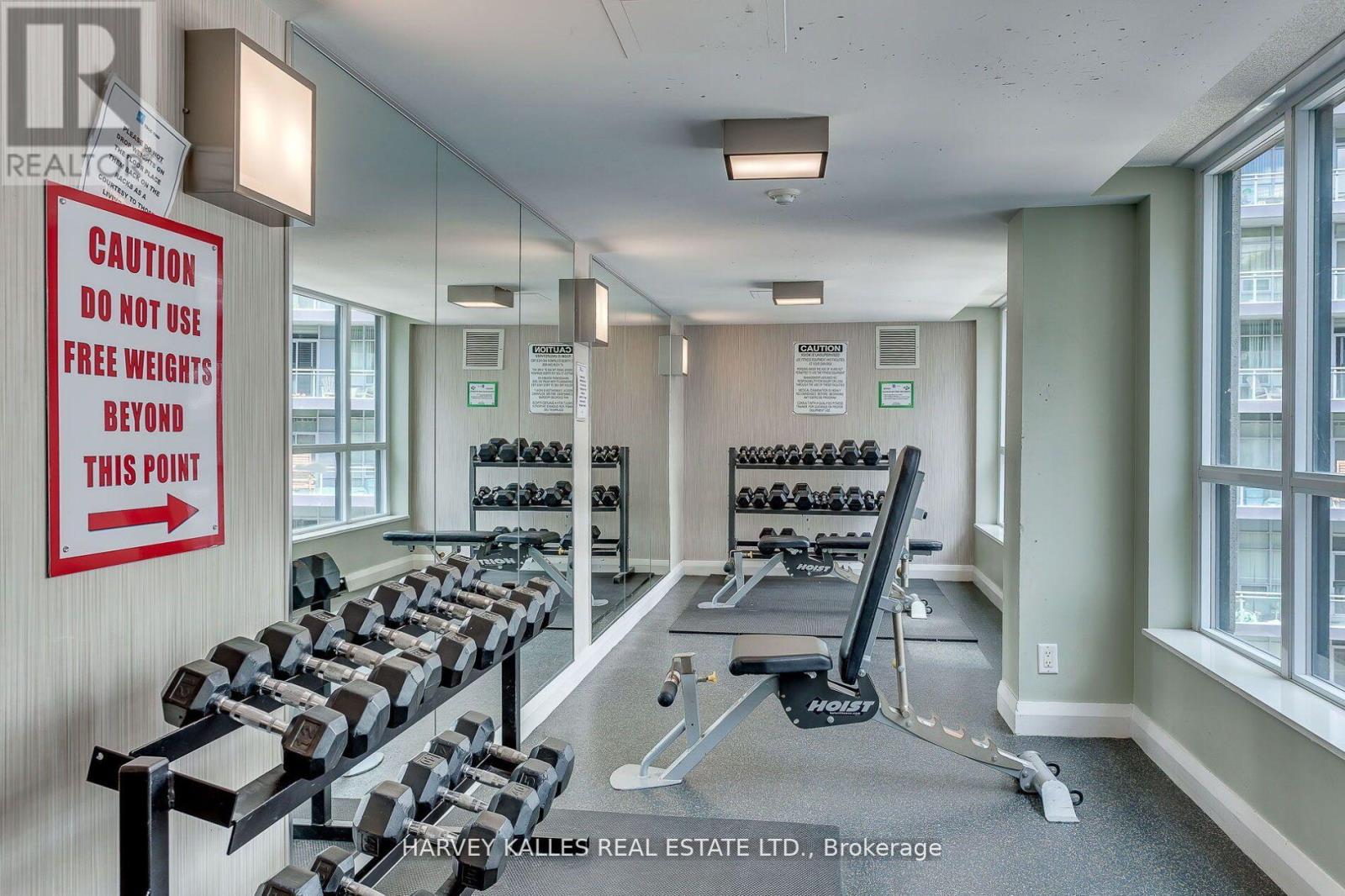 #401 600 FLEET STREET - 23