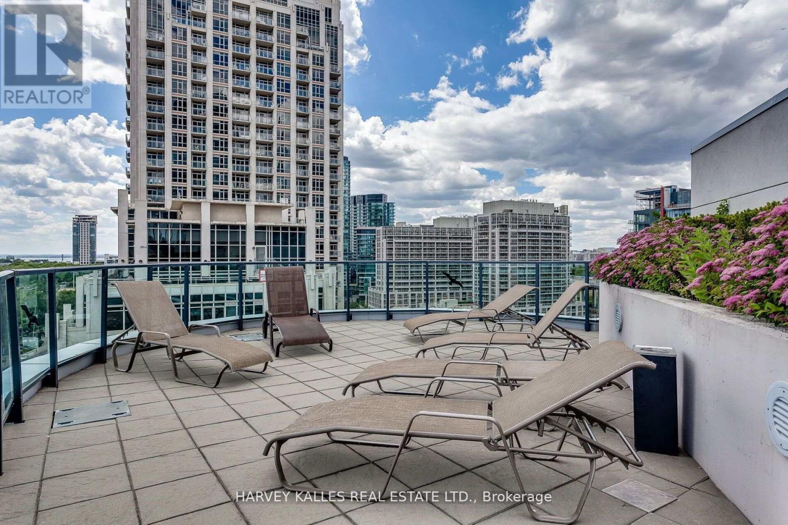 #401 600 FLEET STREET - 28