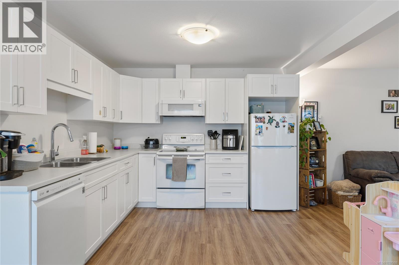 907 Park Ave - 28