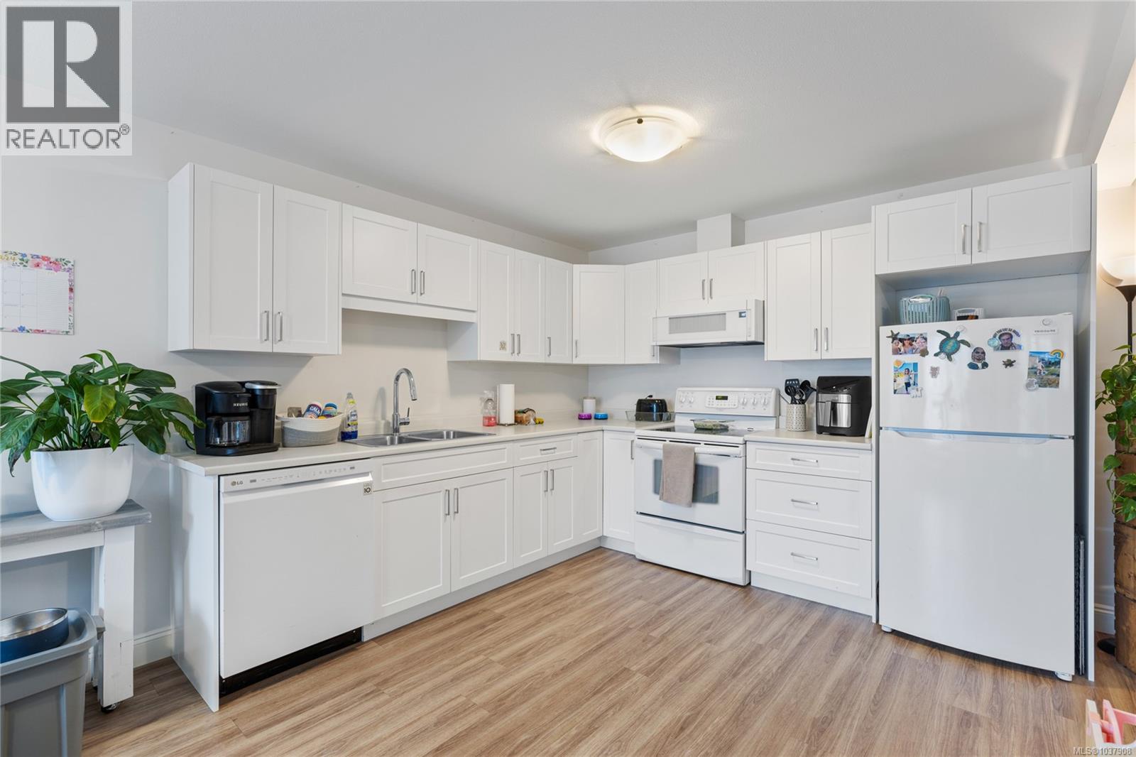 907 Park Ave - 29
