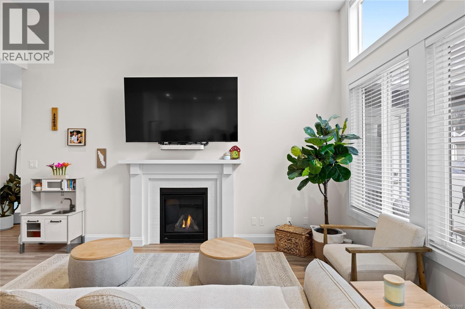 907 Park Ave - 6