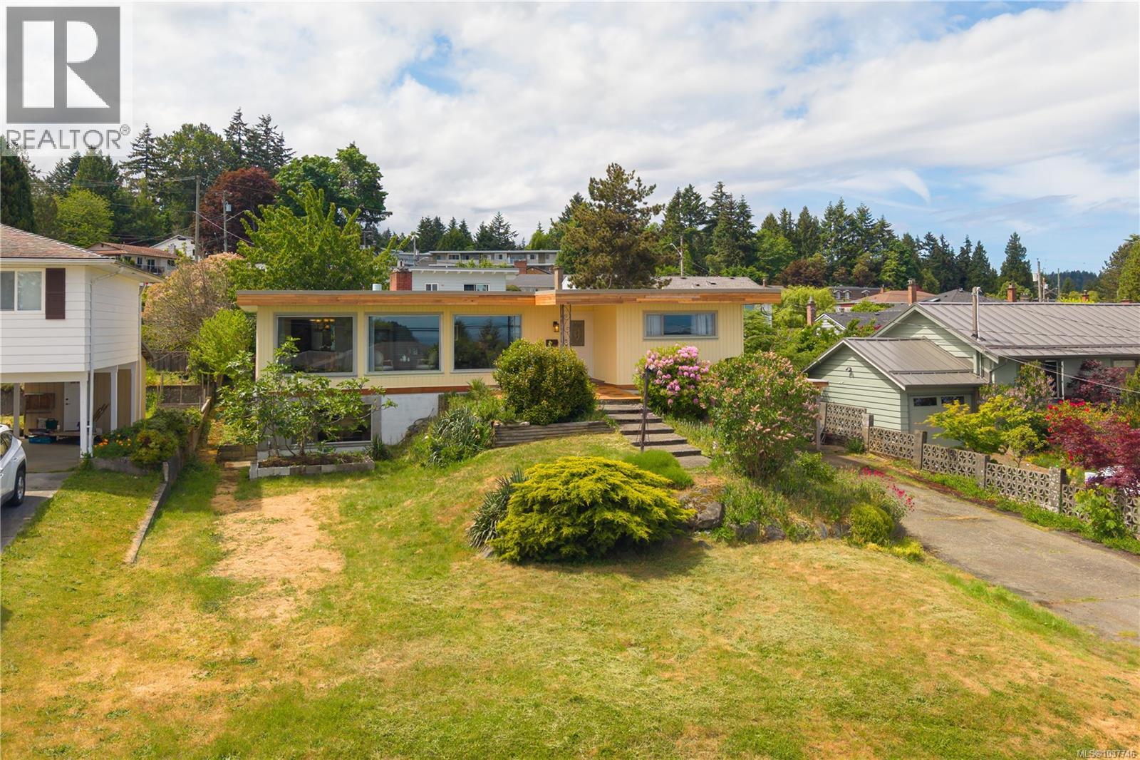 2505 Glenayr Dr, Nanaimo