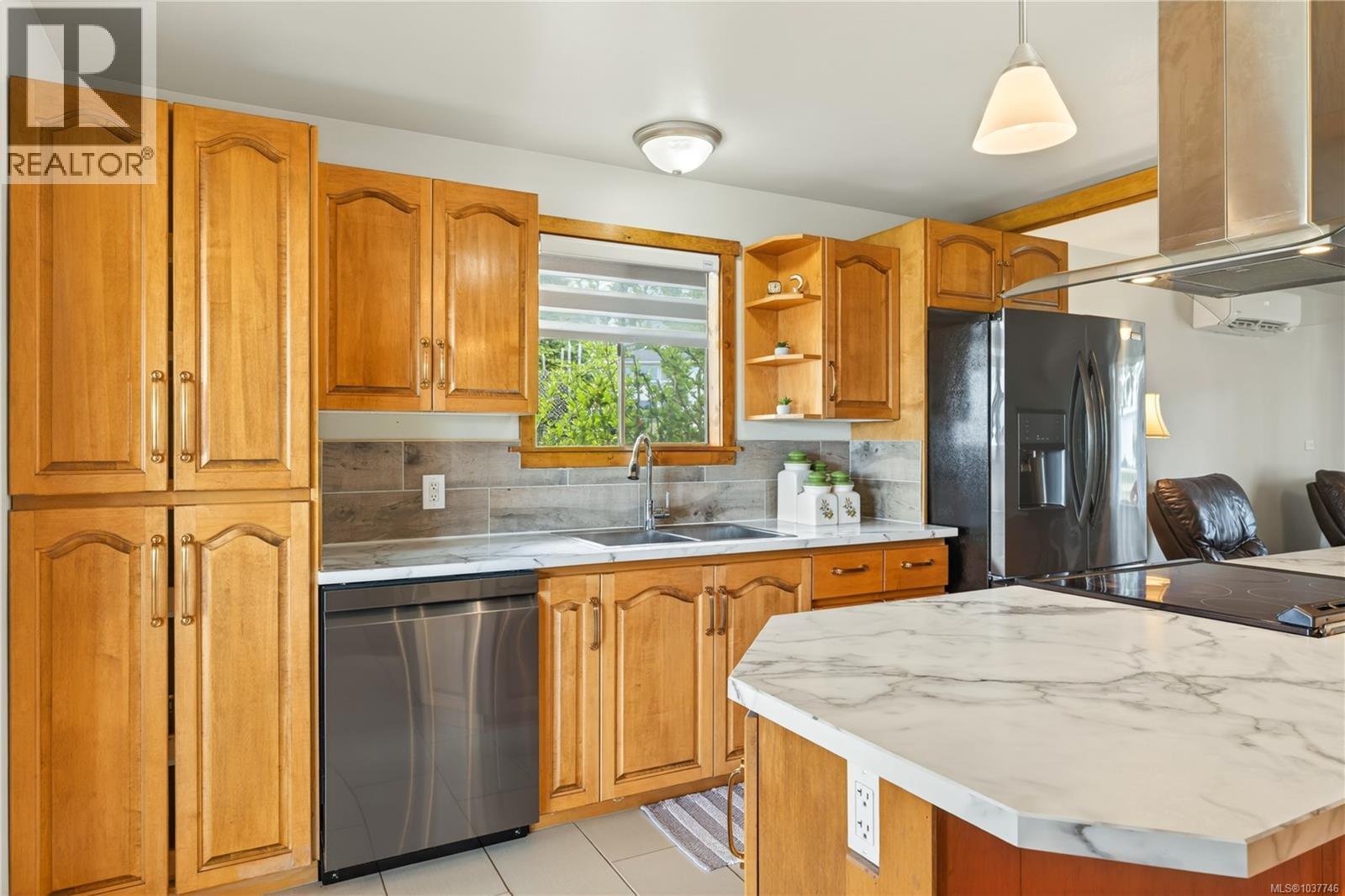 2505 Glenayr Dr, Nanaimo