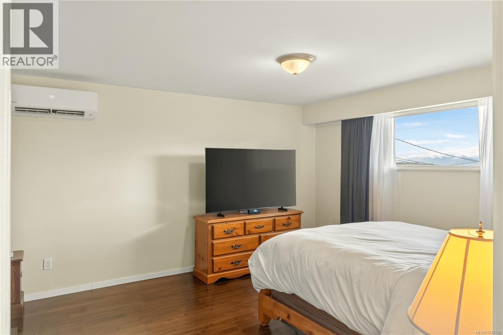 2505 Glenayr Dr, Nanaimo