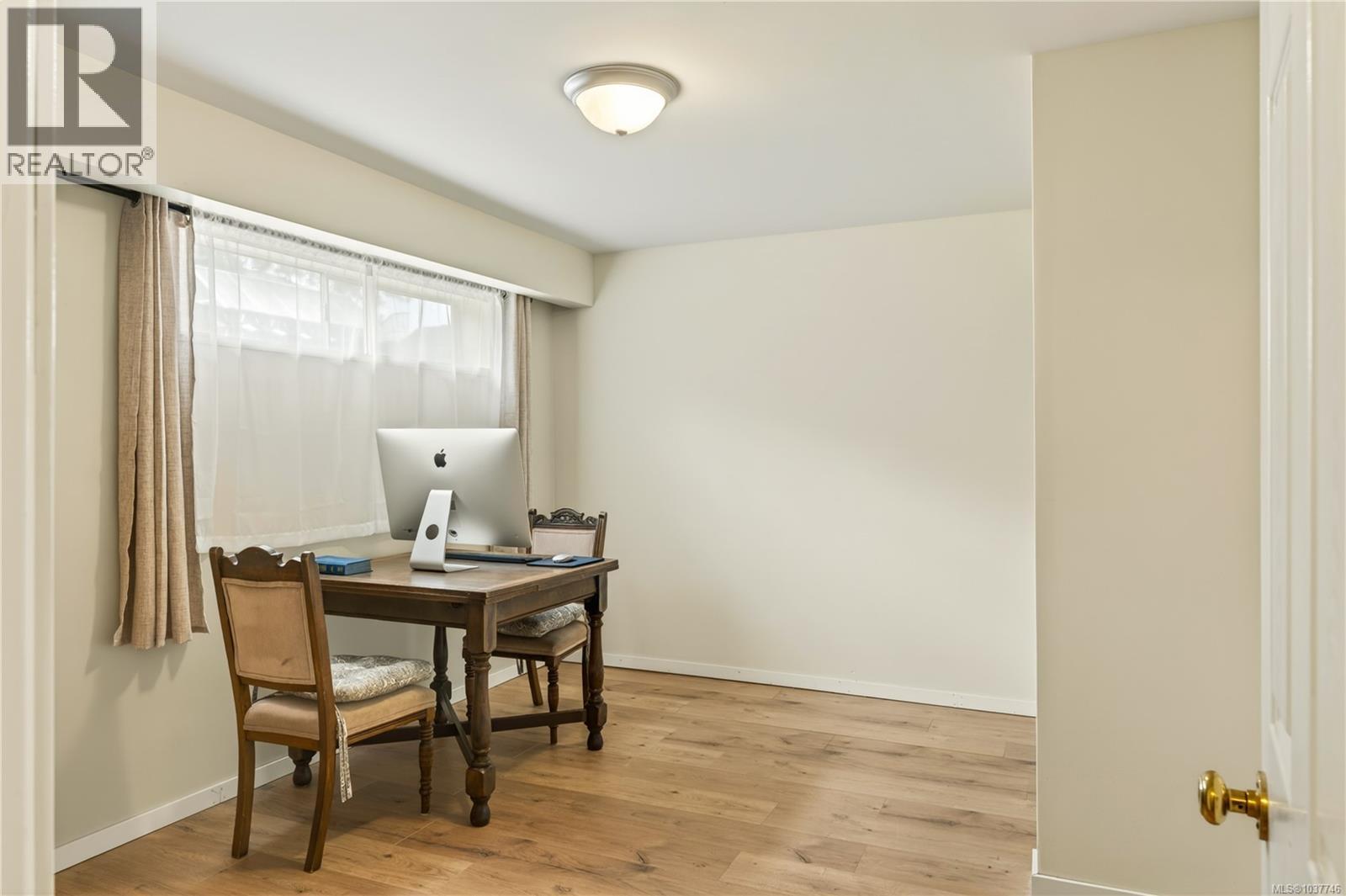 2505 Glenayr Dr - 44