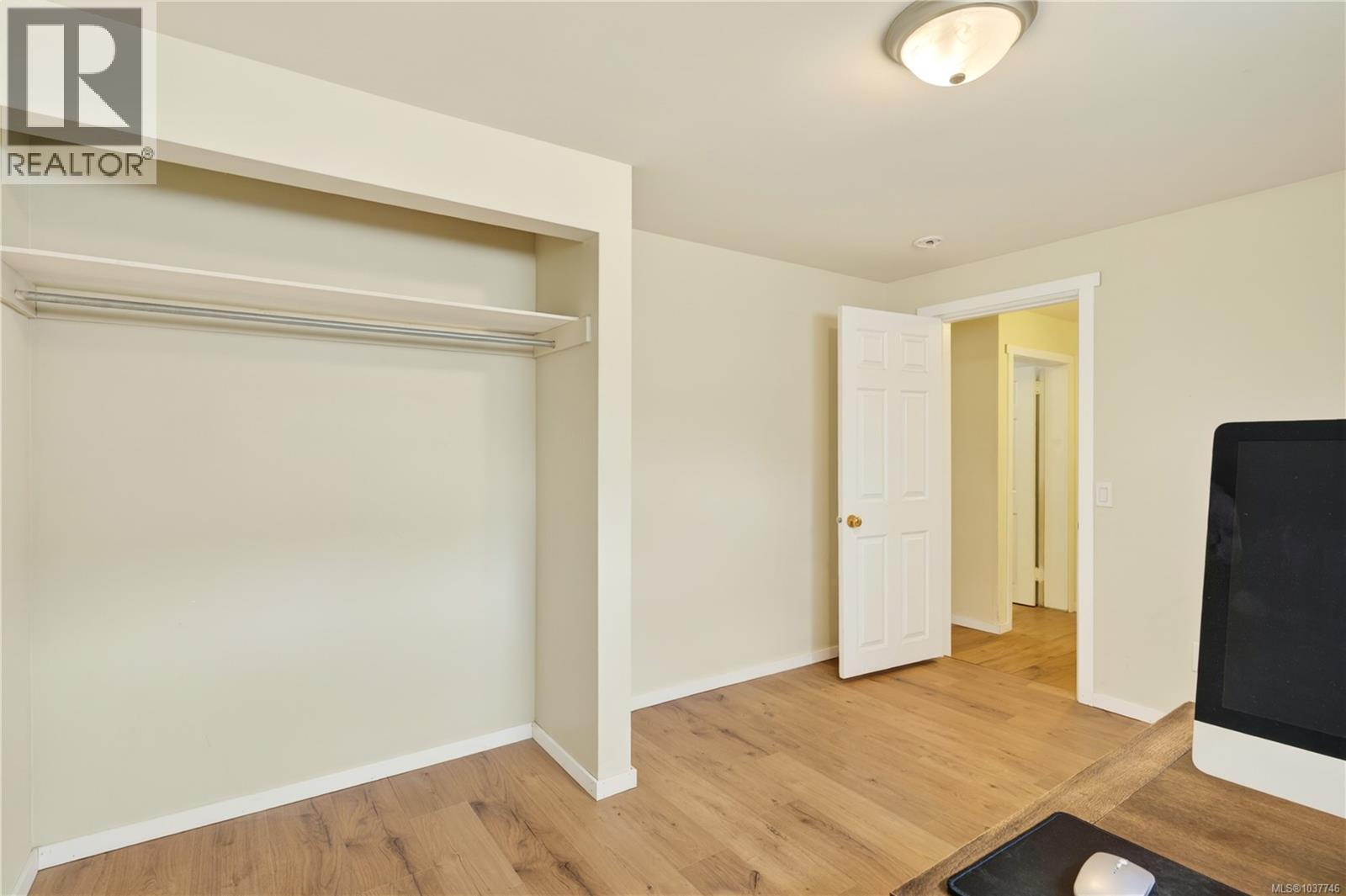 2505 Glenayr Dr - 45