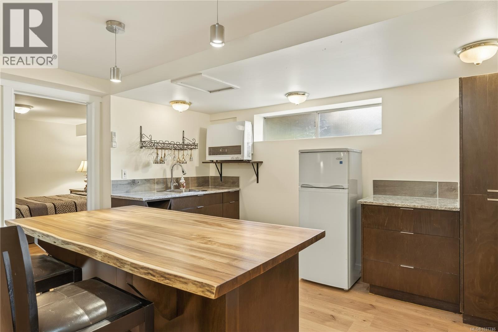 2505 Glenayr Dr, Nanaimo