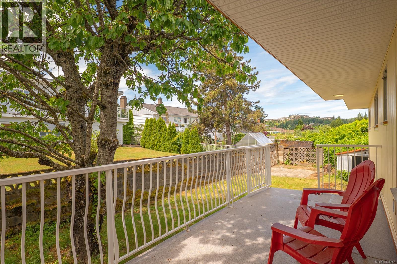 2505 Glenayr Dr, Nanaimo