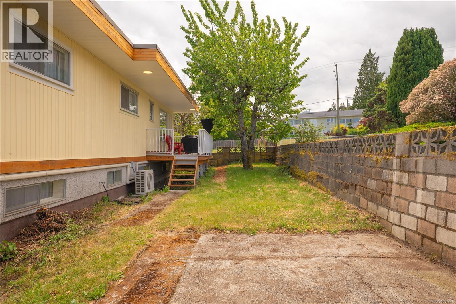 2505 Glenayr Dr - 66