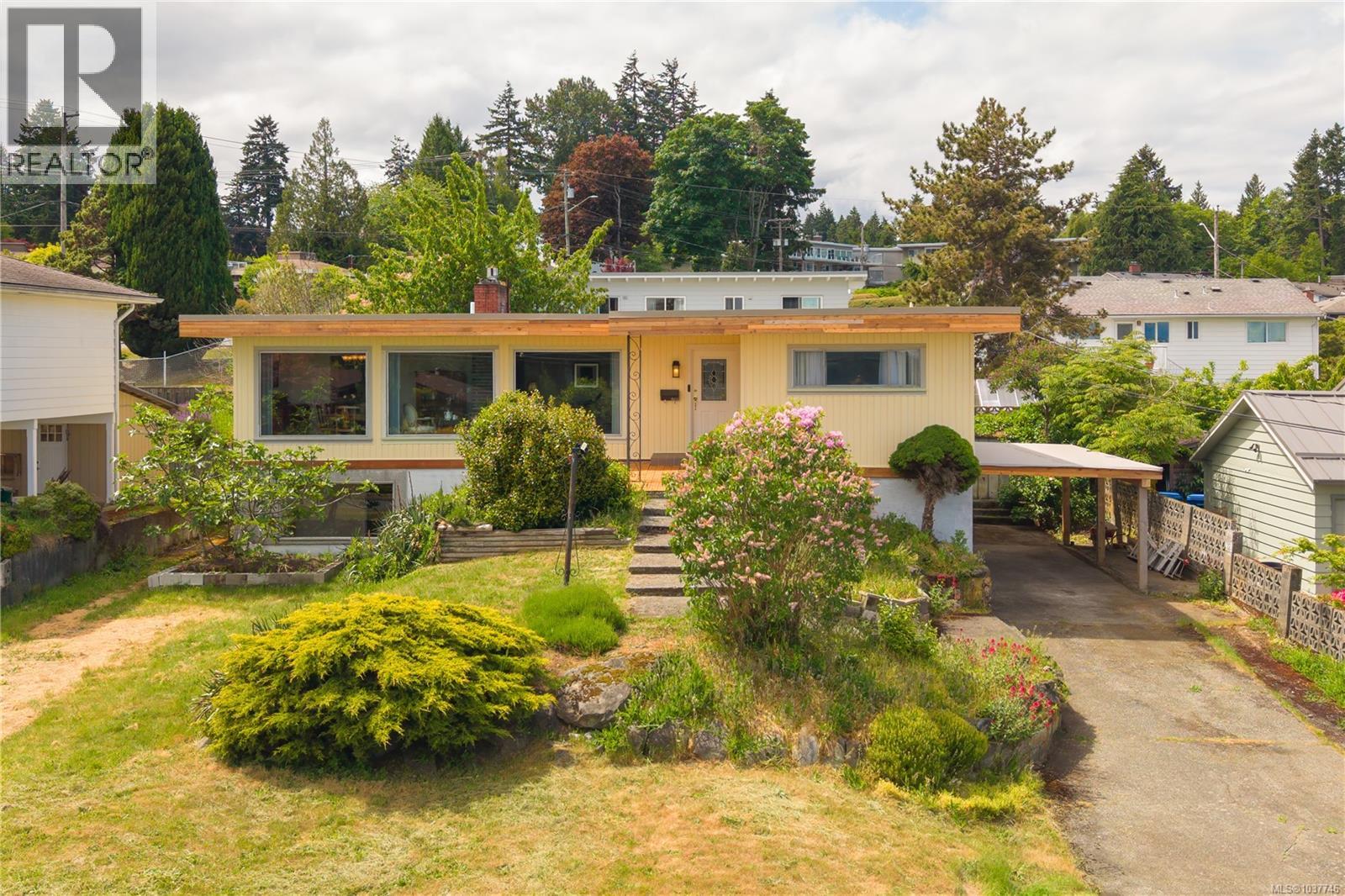 2505 Glenayr Dr, Nanaimo