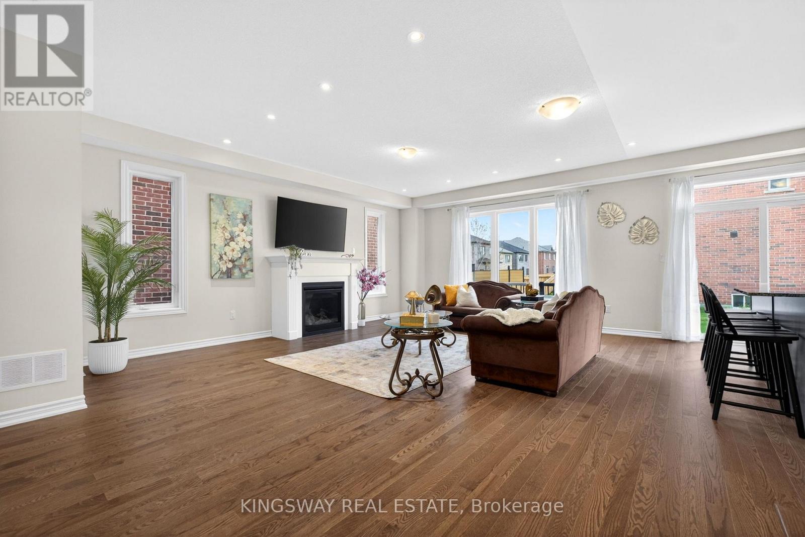 2144 HALLANDALE STREET - 11