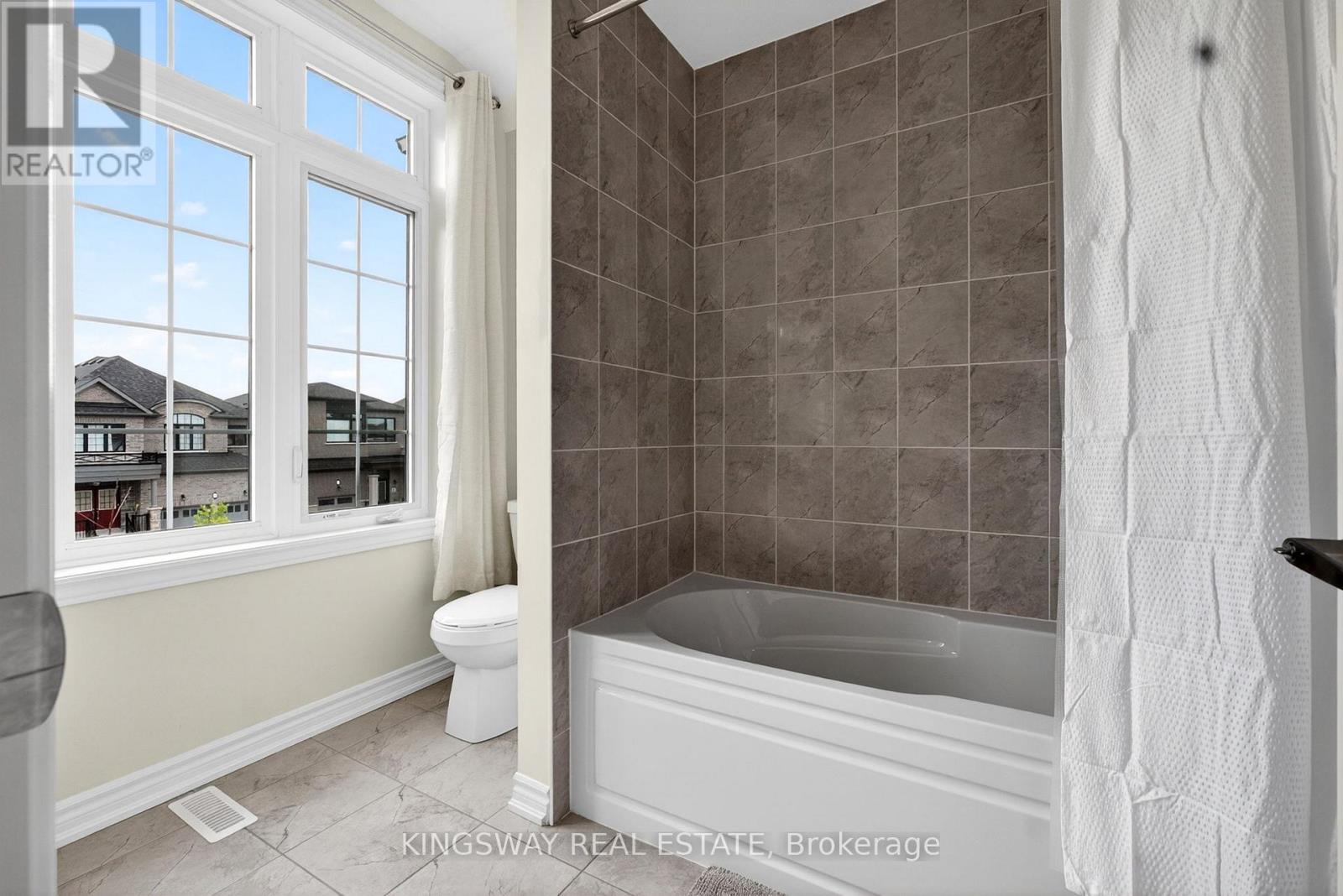 2144 HALLANDALE STREET - 32