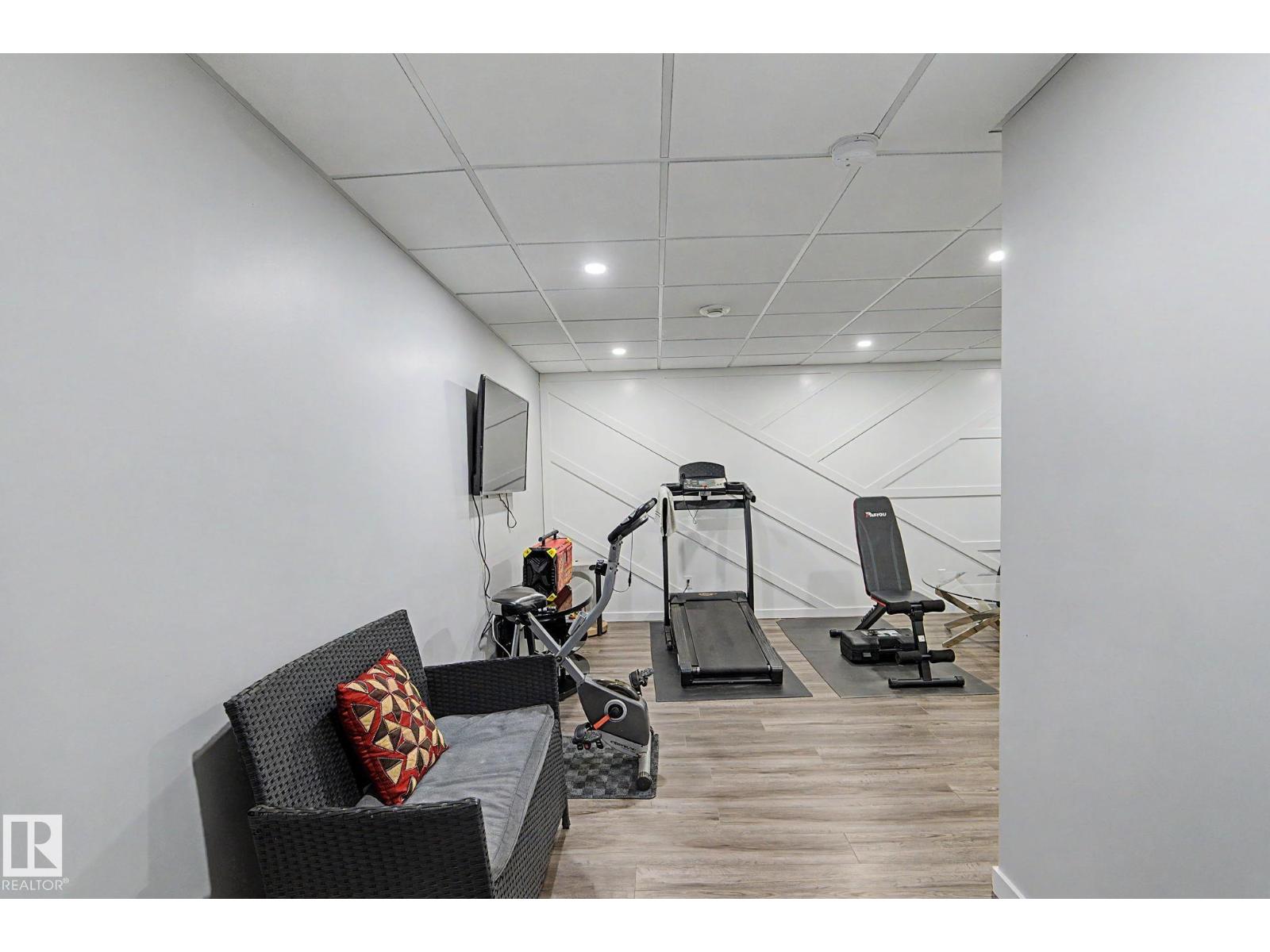 18144 76 ST NW - 39
