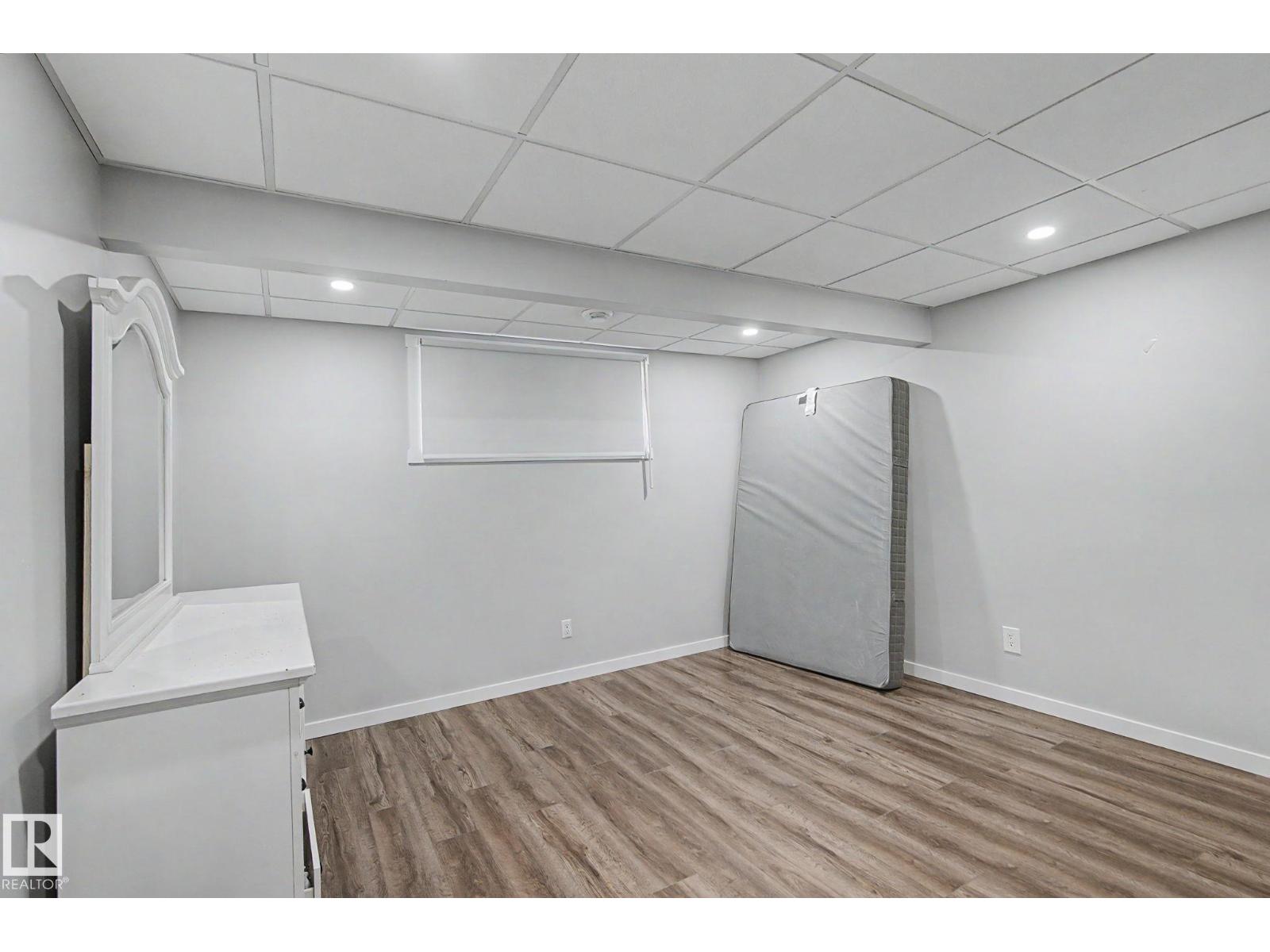 18144 76 ST NW - 42