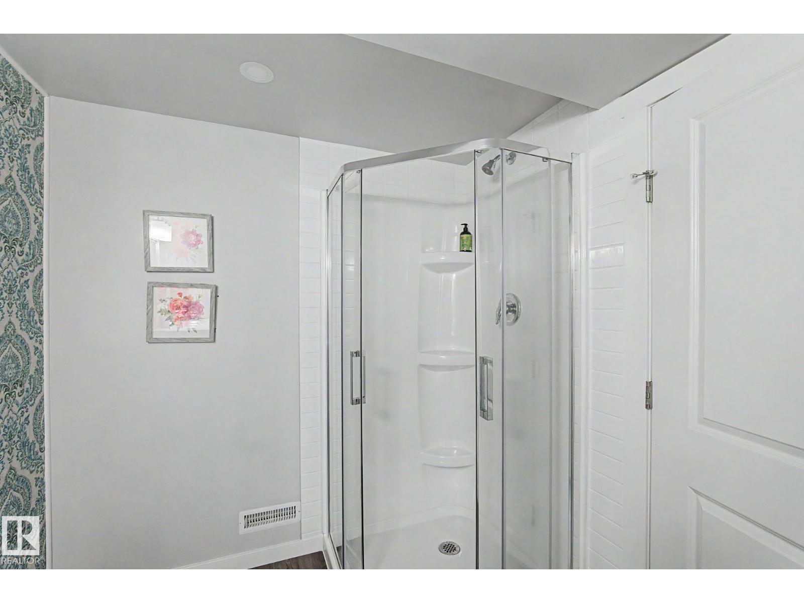 18144 76 ST NW - 47