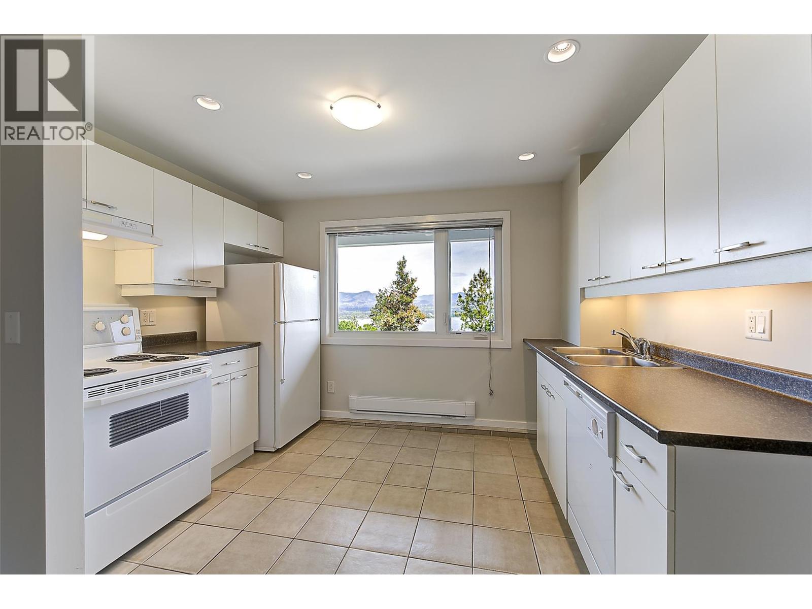 2674 Lakeview Road - 40