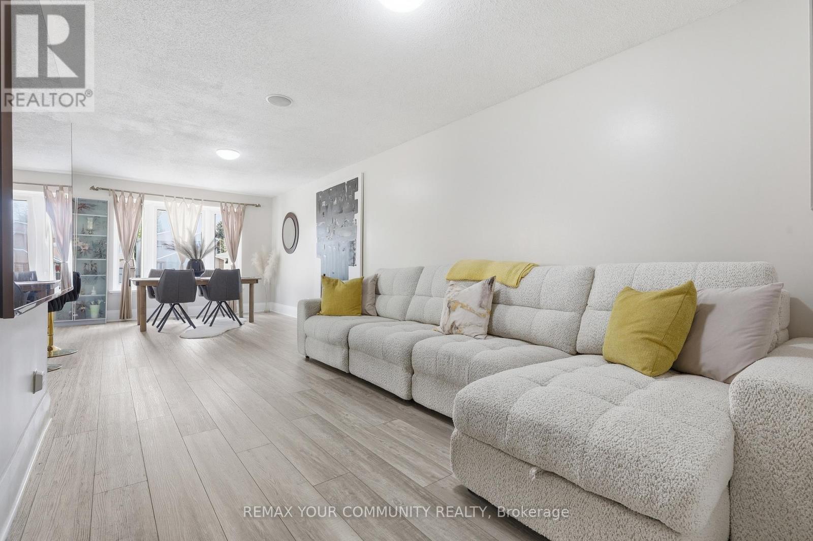 28 SNOWSHOE CRESCENT - 20