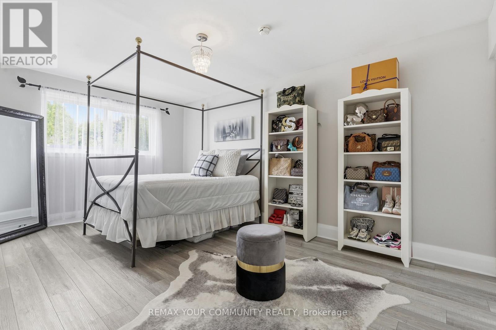 28 SNOWSHOE CRESCENT - 26