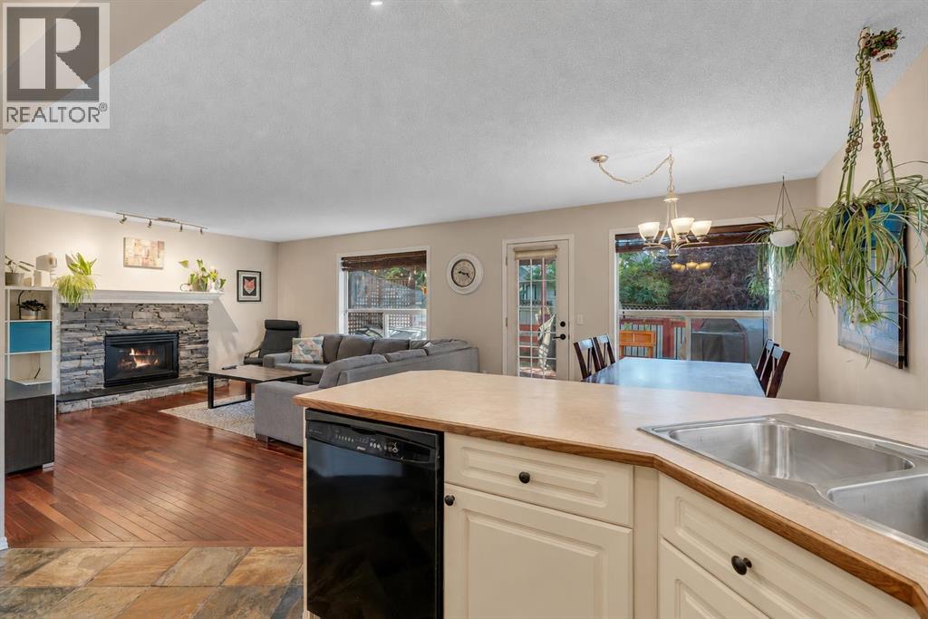 2828 Douglasdale Boulevard SE - 12
