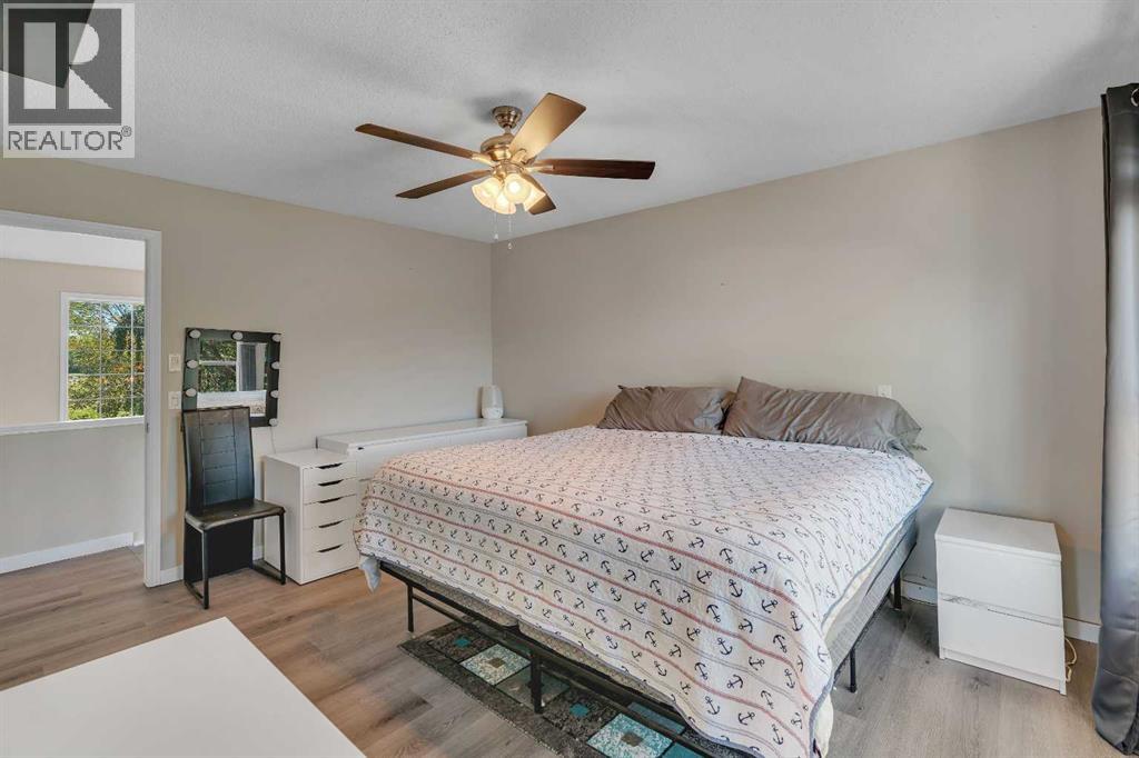 2828 Douglasdale Boulevard SE - 17