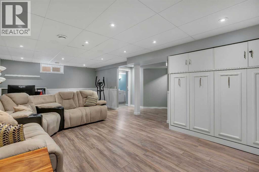 2828 Douglasdale Boulevard SE - 28