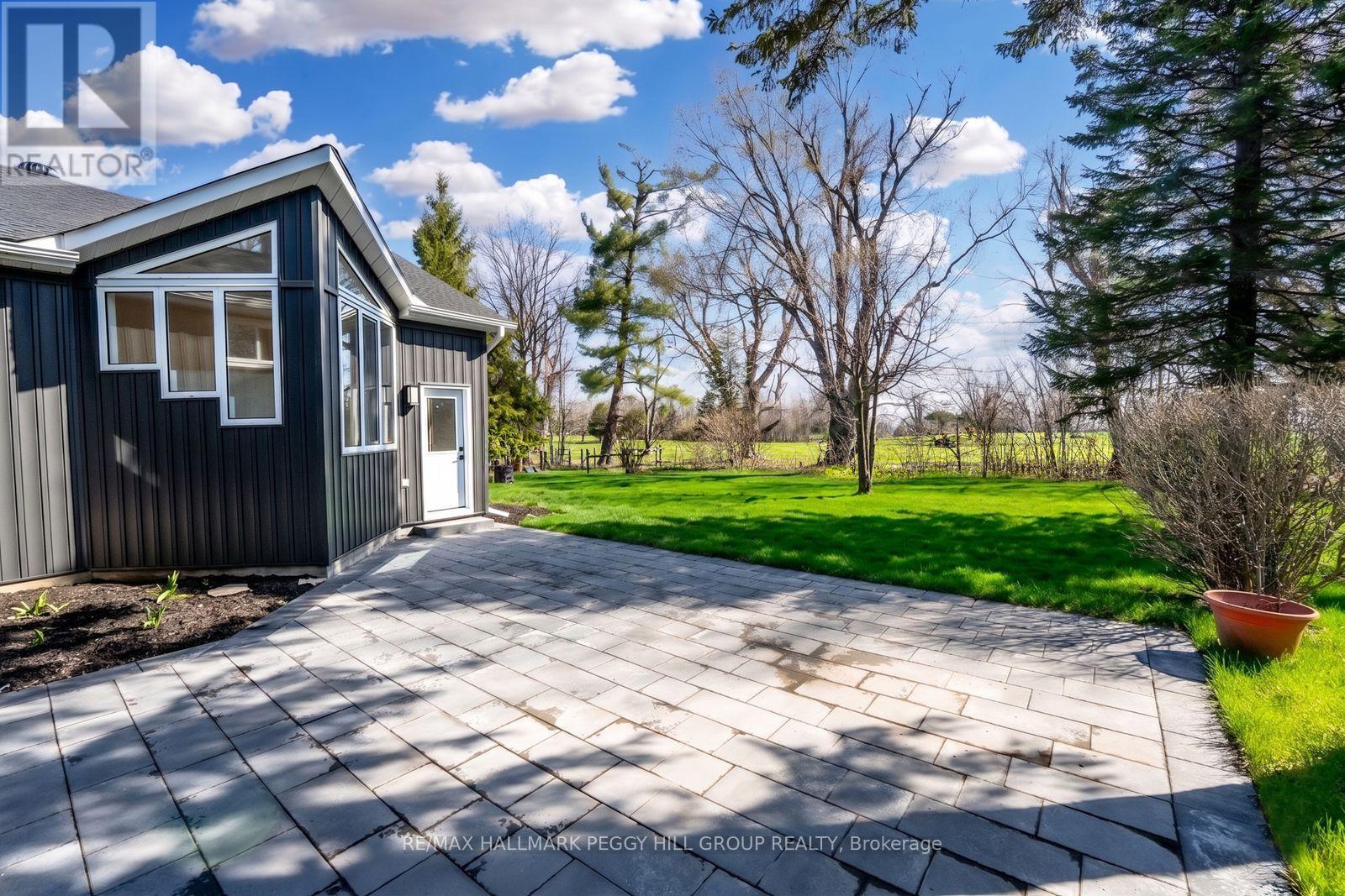 386 PETER STREET N - 19