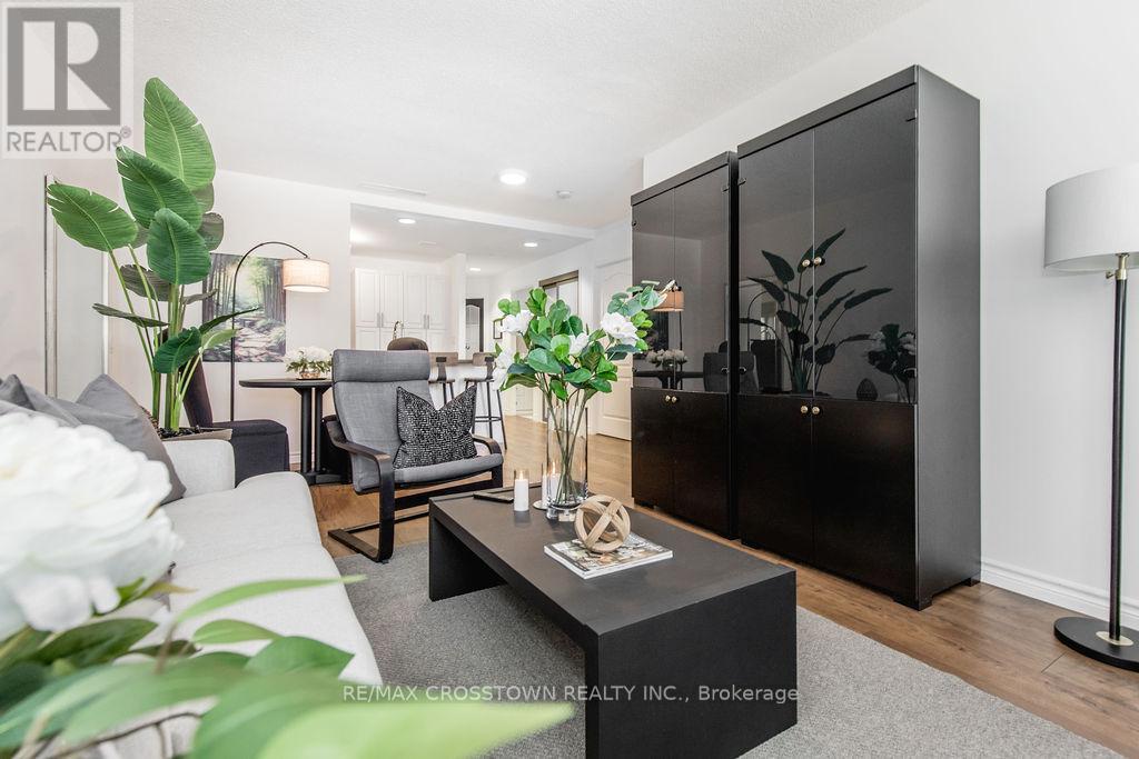 #44 74 ROSS STREET - 26