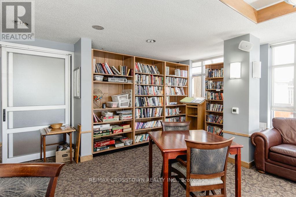 #44 74 ROSS STREET - 35