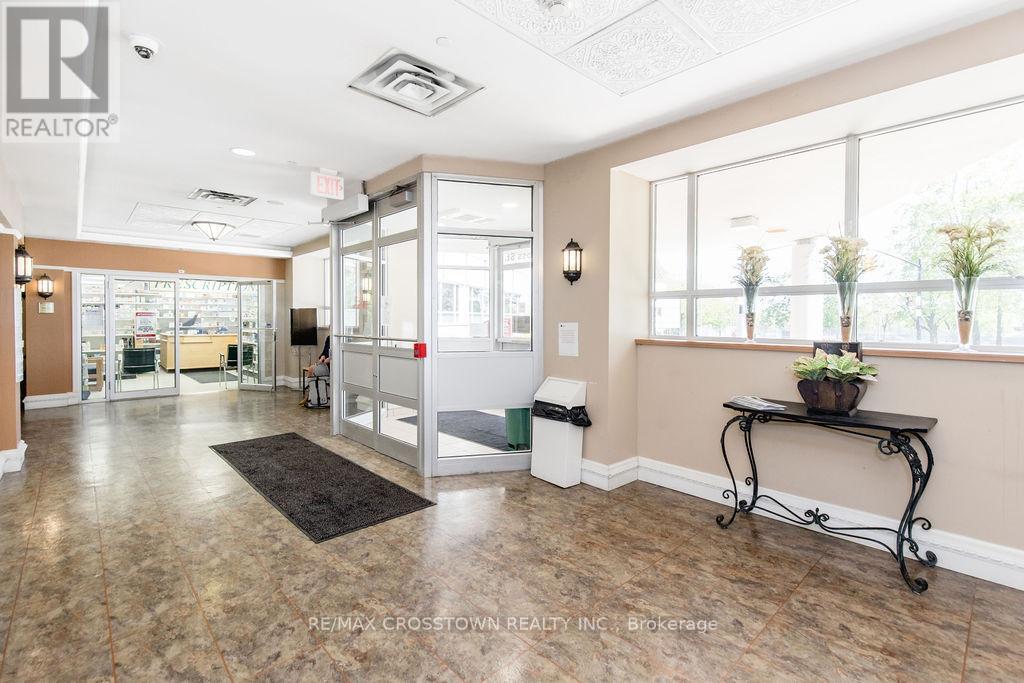 #44 74 ROSS STREET - 39