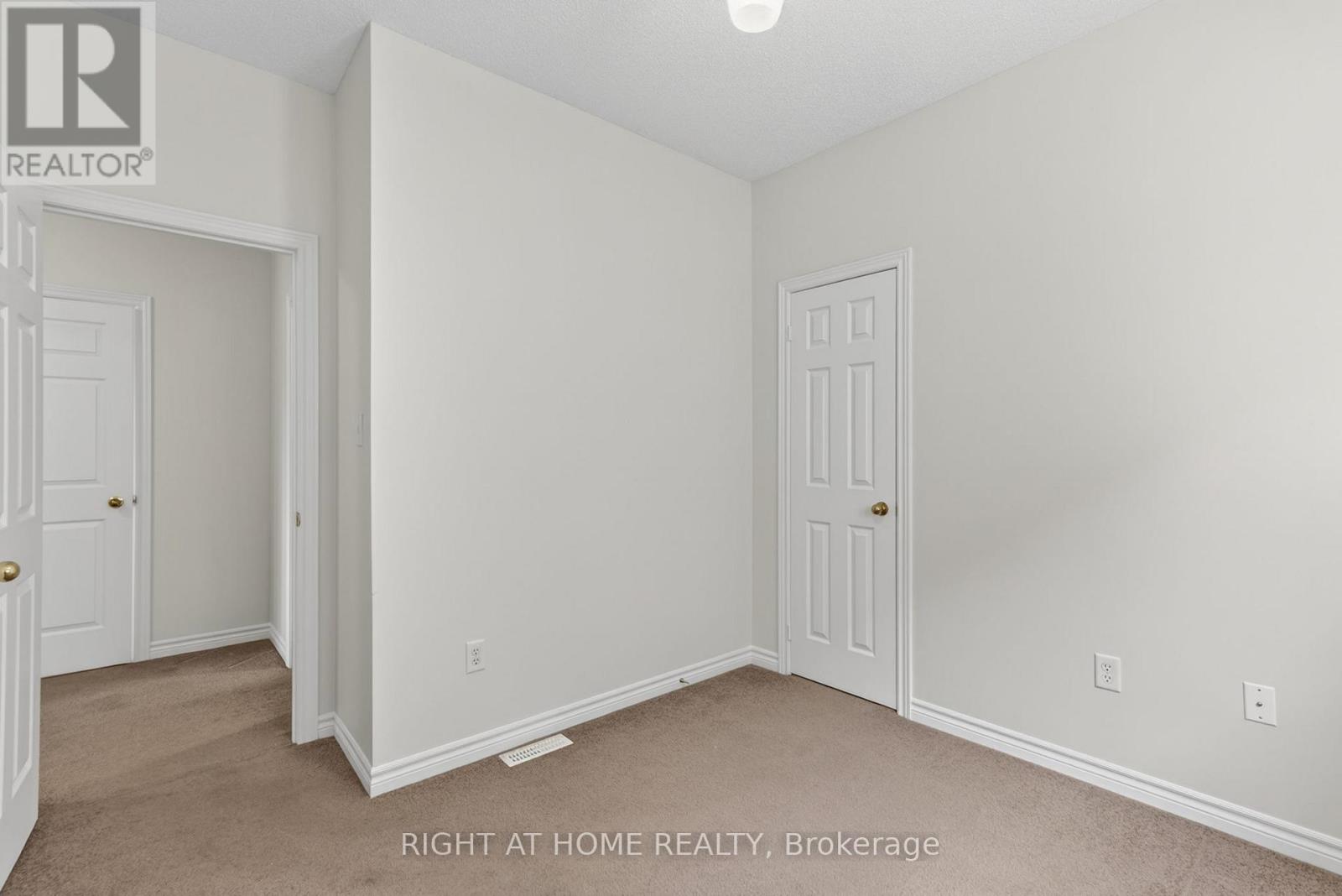 87 JESSICA DRIVE - 32