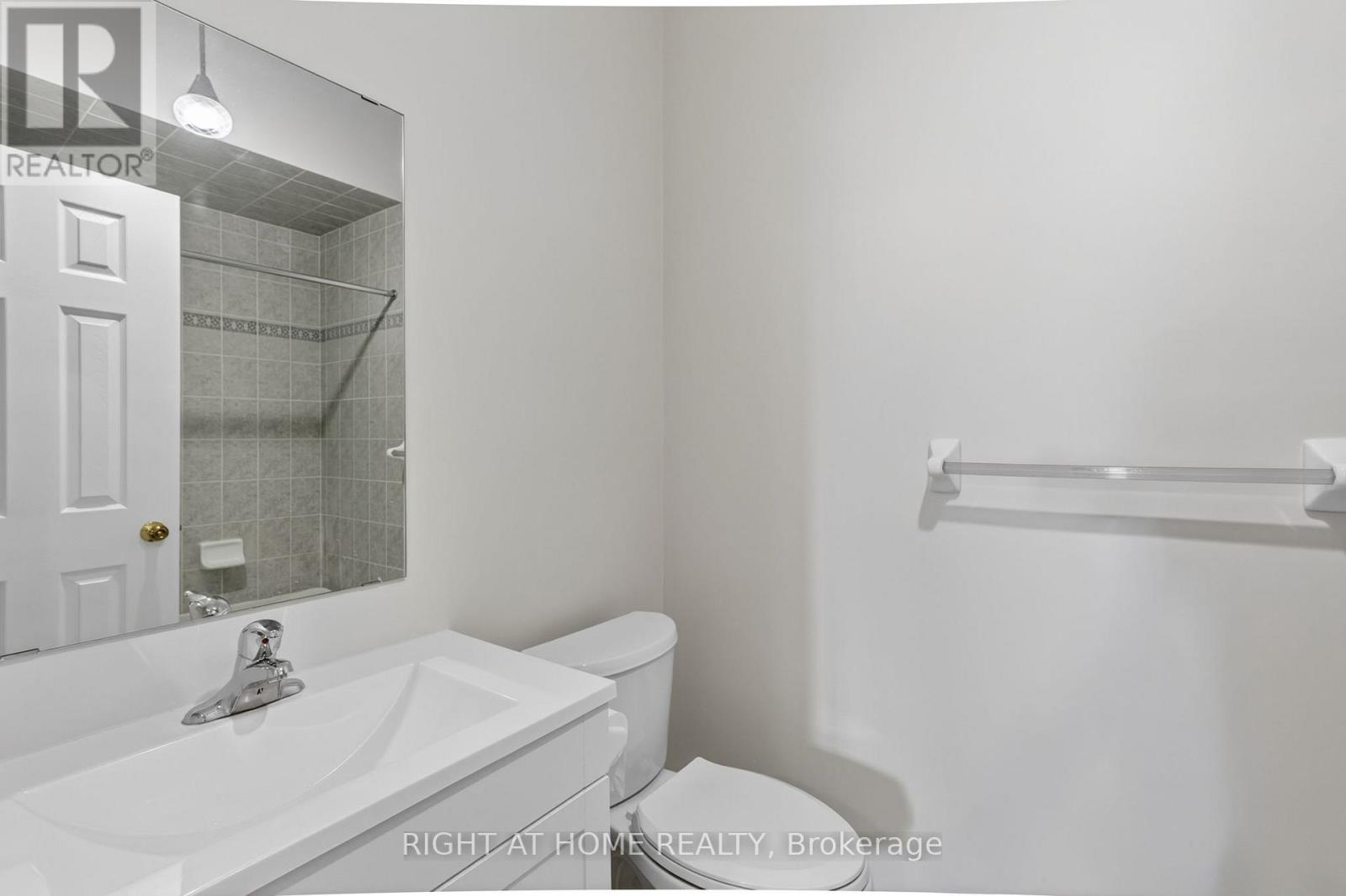 87 JESSICA DRIVE - 33