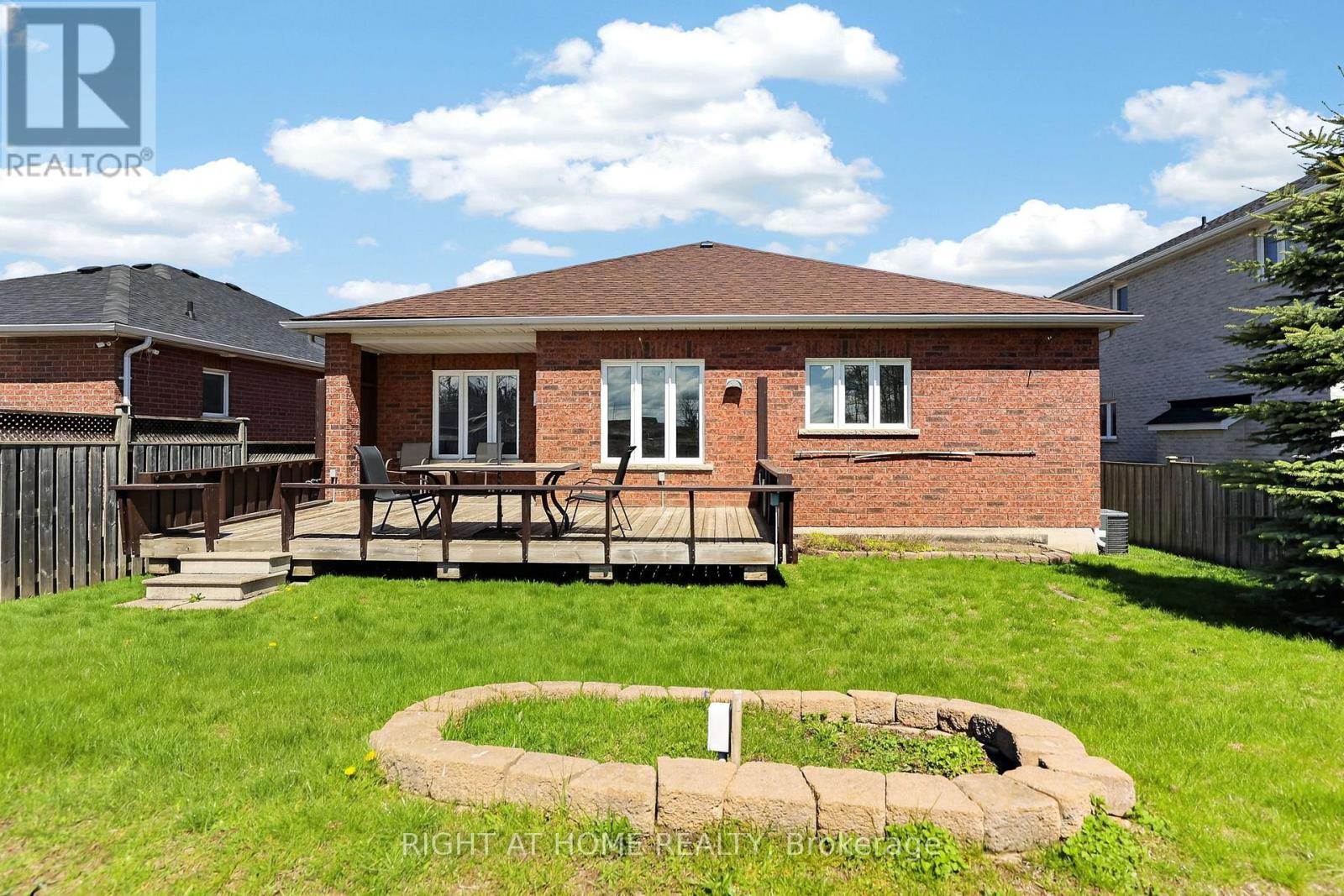 87 JESSICA DRIVE - 44