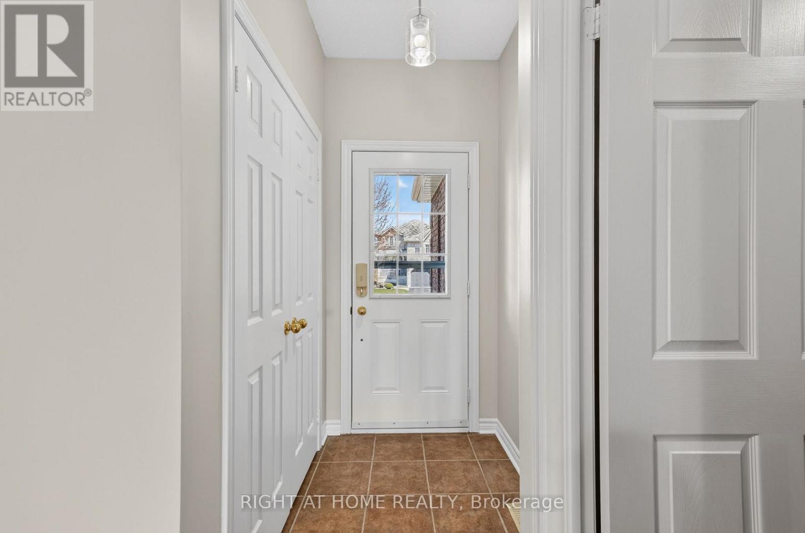 87 JESSICA DRIVE - 7