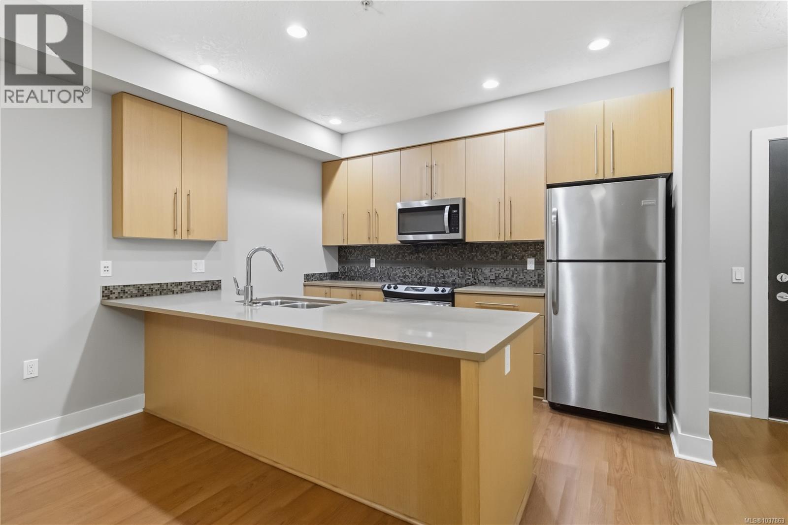 #104 4529 West Saanich Rd - 16
