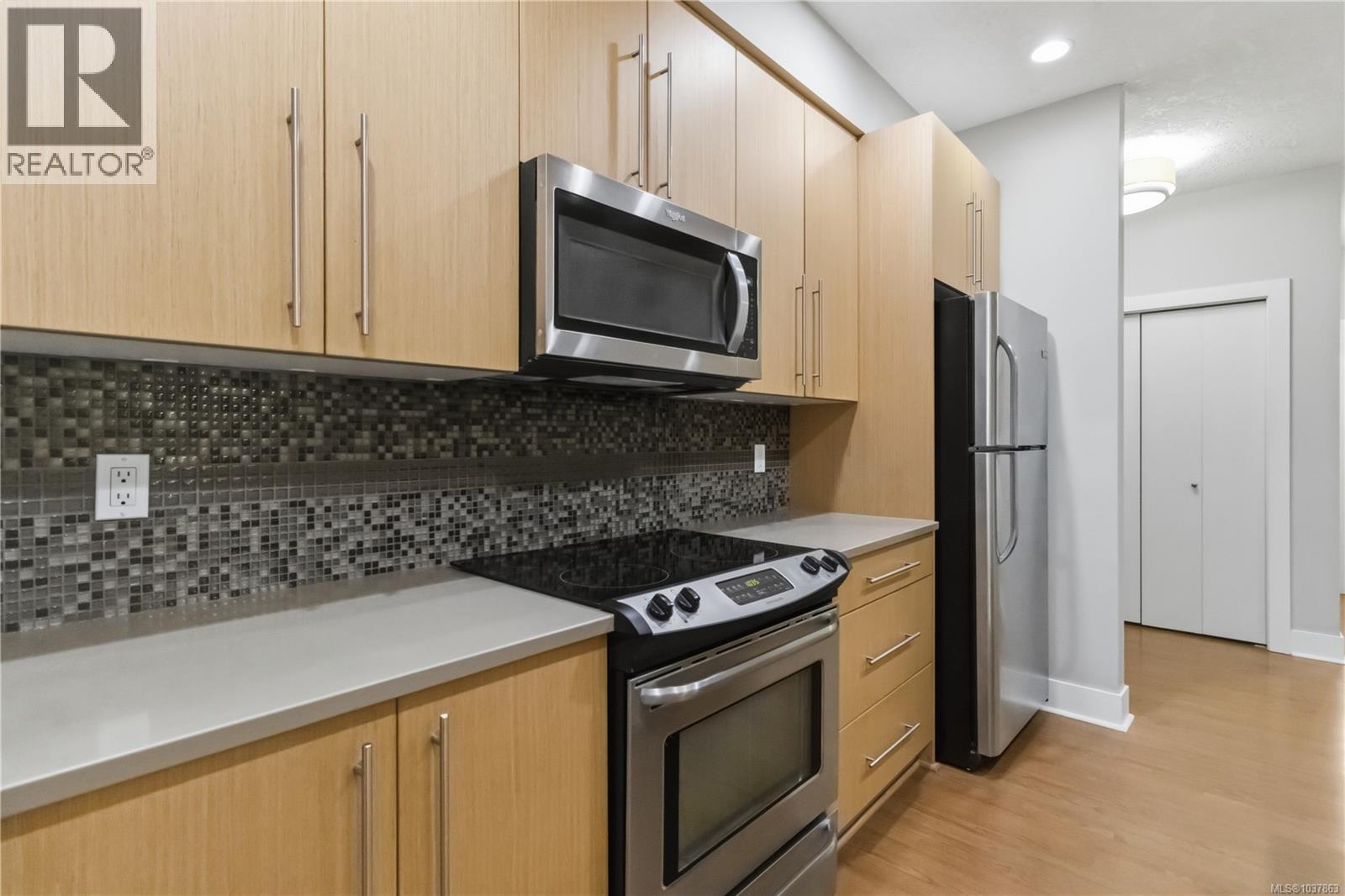 #104 4529 West Saanich Rd - 19