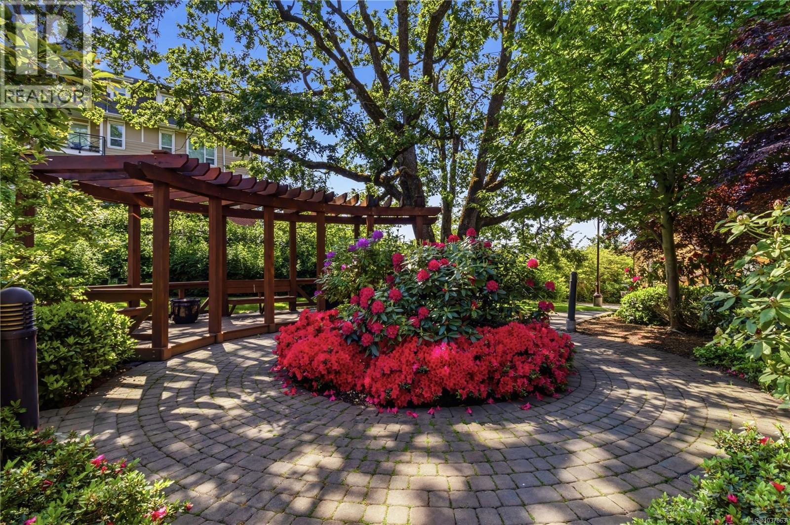 #104 4529 West Saanich Rd - 36