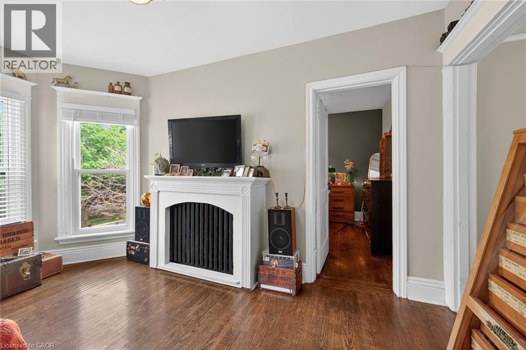 227 SHERMAN Avenue S - 24