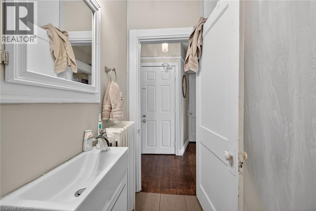 227 SHERMAN Avenue S - 28