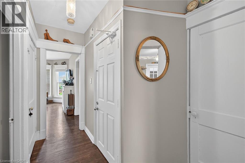 227 SHERMAN Avenue S - 38