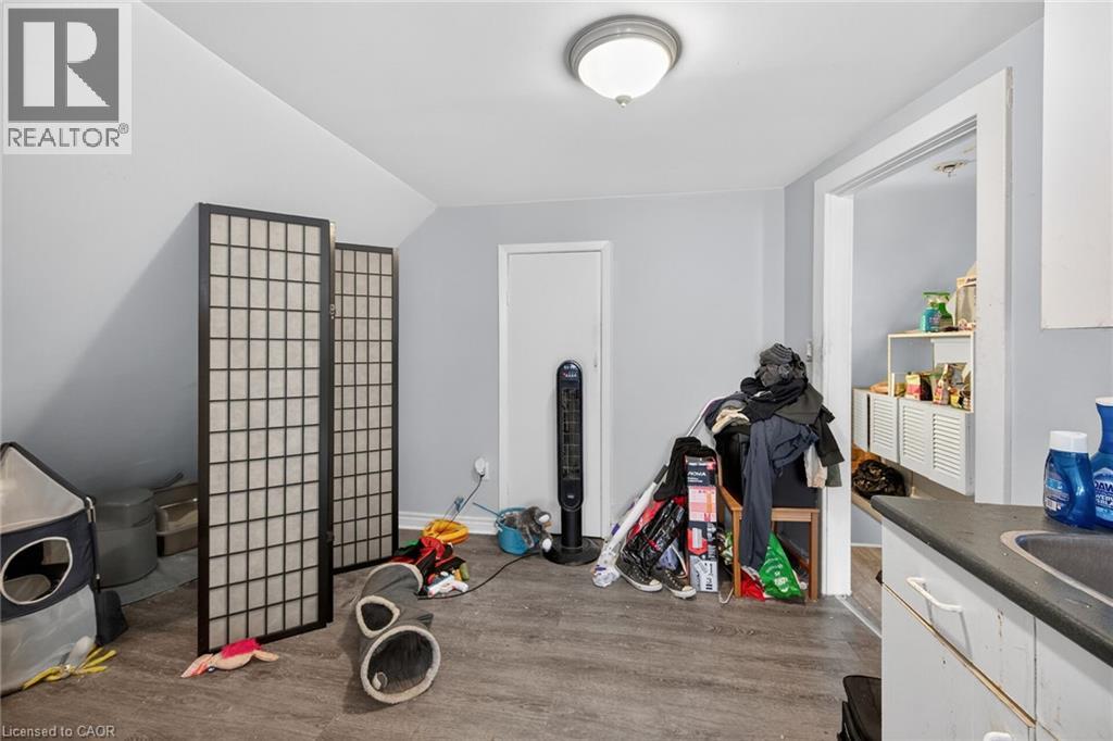 227 SHERMAN Avenue S - 43