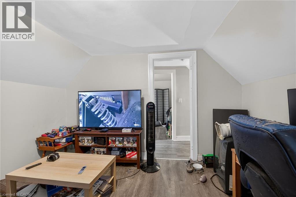 227 SHERMAN Avenue S - 46