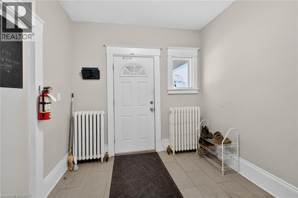 227 SHERMAN Avenue S - 6