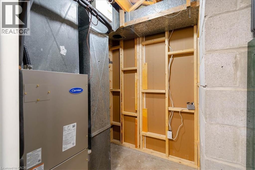 111 DECOU Road - 33
